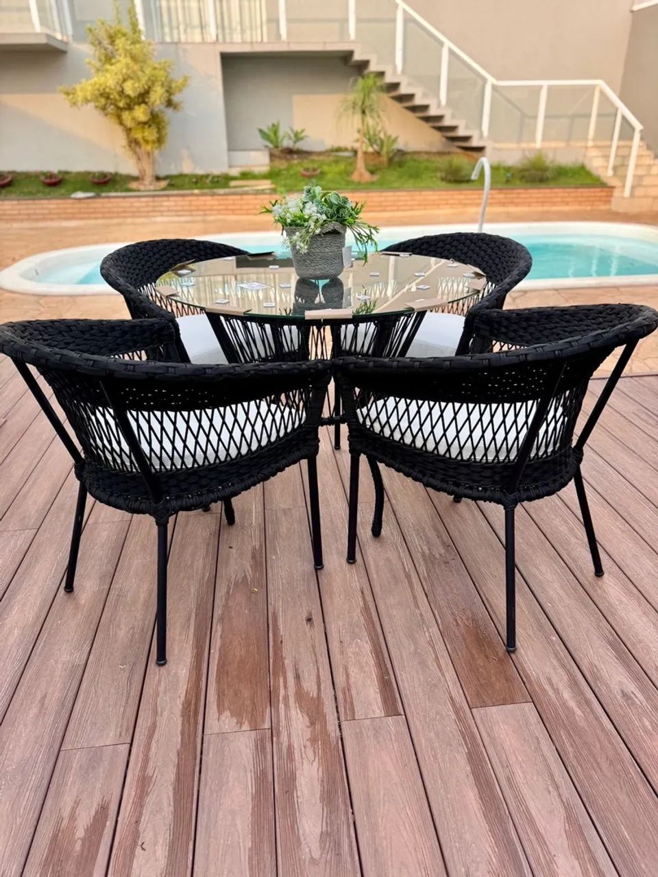 Conjunto Cetro: Mesa de Jantar em Alumínio e 4 Poltronas - Foto 2