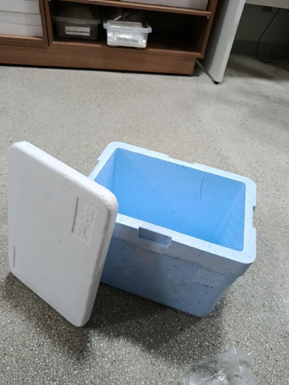 Caixa de isopor no preço, 13 litros marca boa 