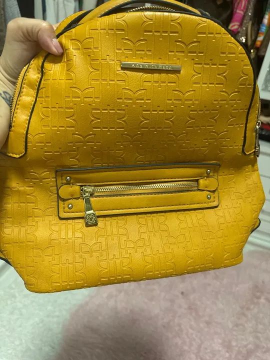 Mochila Feminina Amarela Anna Hickman - Foto 4