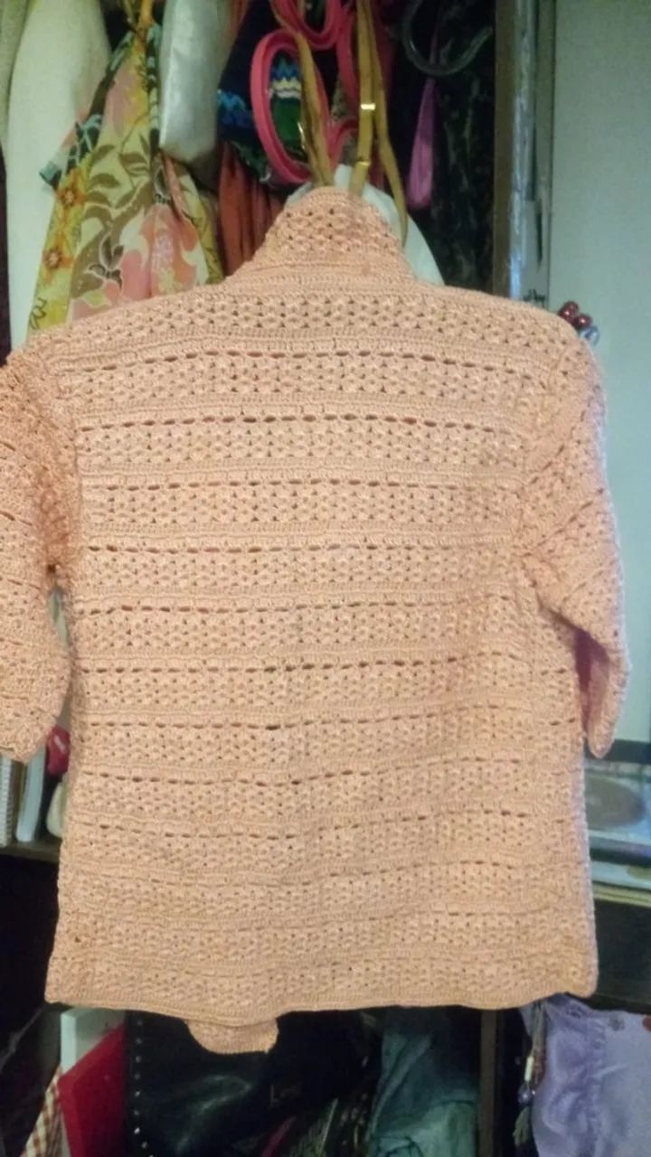 Blusa de crochê cor salmão importado - Foto 4