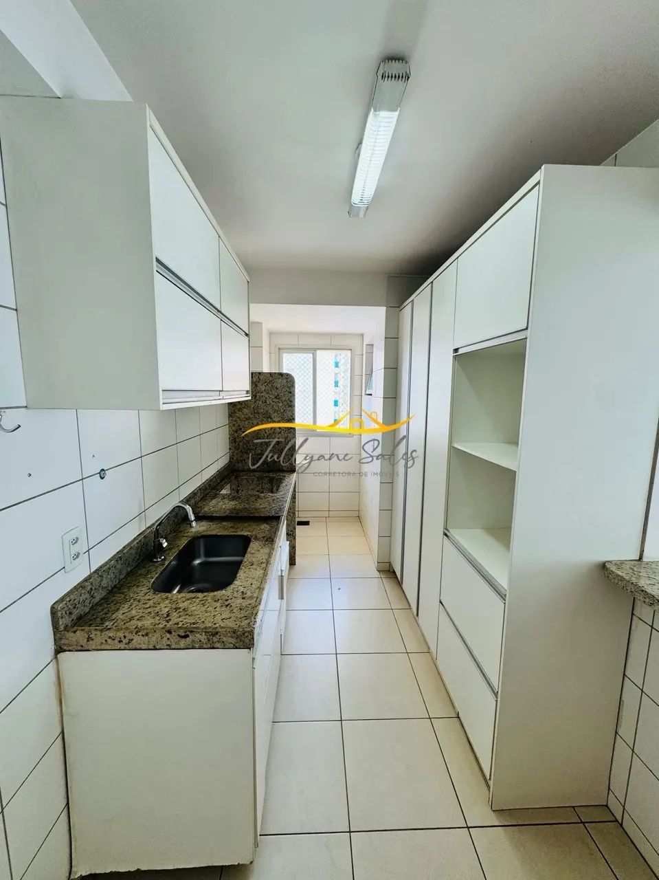 Venda Pedras do Mar-Apartamento Desocupado!! 3 quartos 2 suites Andar alto 2 vagas paralel