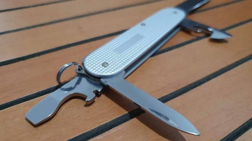 Canivete Suíço Victorinox Cadet Alox Prata - Foto 3