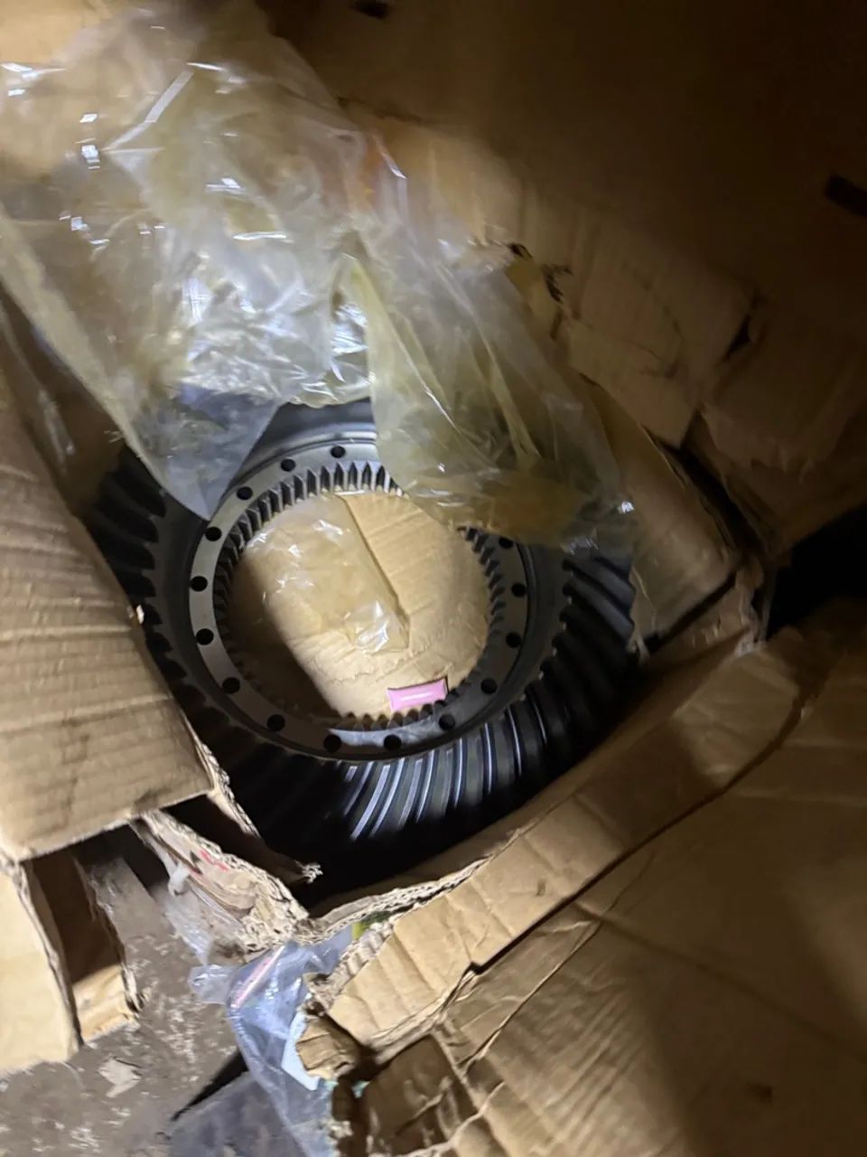 Coroa, peão e caixa satélite com nota fiscal - Foto 4