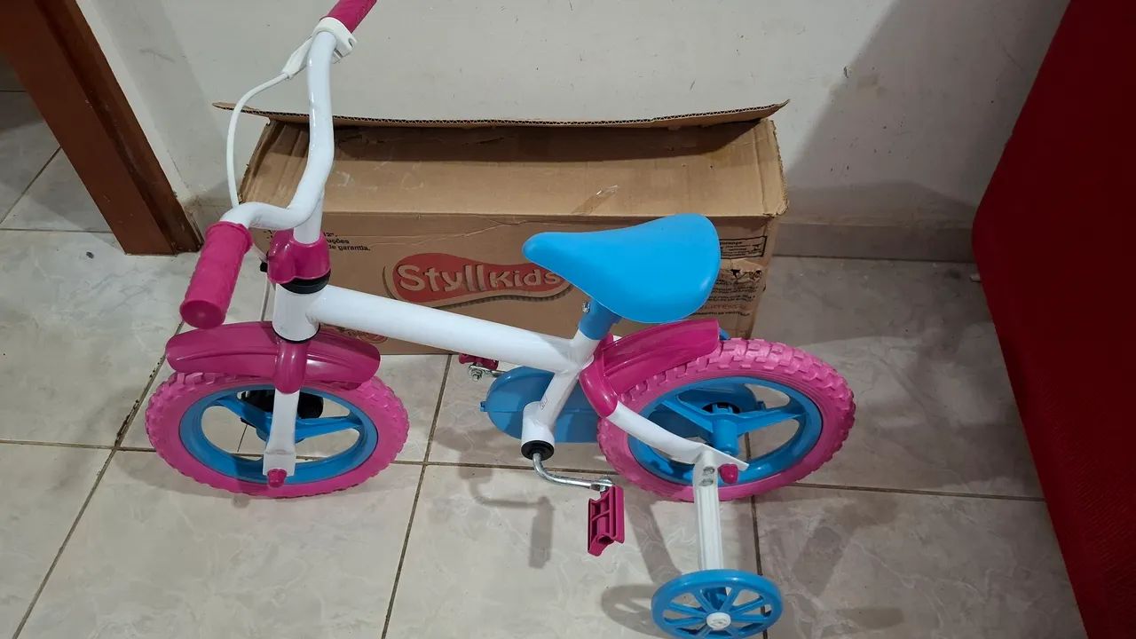 Bicicleta bicicletinha aro 12 menina rosa nova - Foto 2