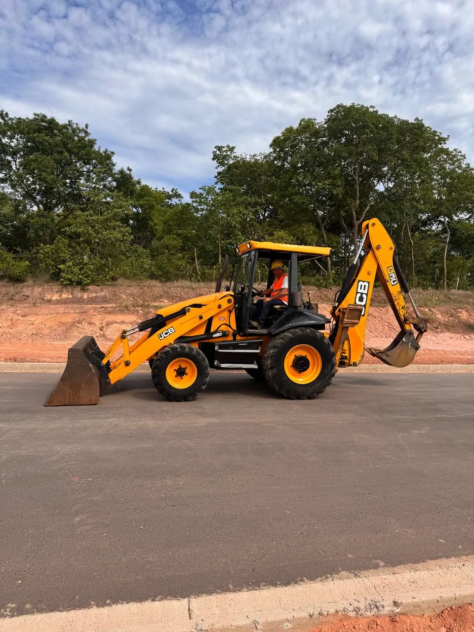 RETROESCAVADEIRA JCB 3C - Foto 3
