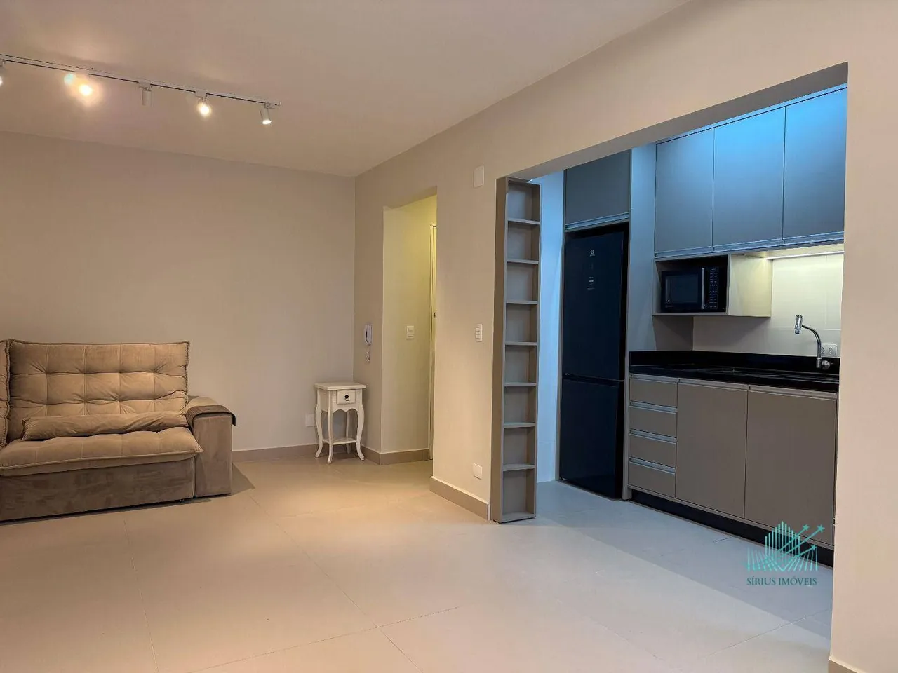 Apartamento MOBILIADO E REFORMADO com 2 dormitórios para alugar, 53 m² por R$ 4.000/mês -