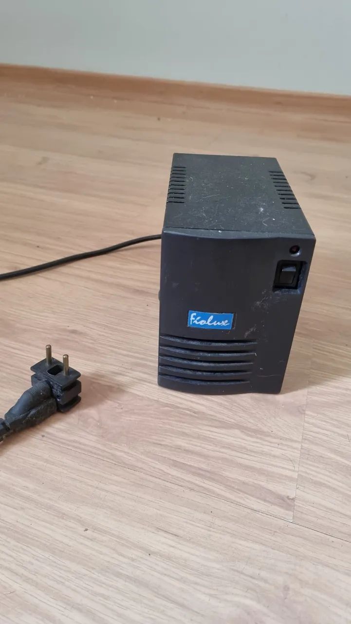 Estabilizador / Transformador de voltagem