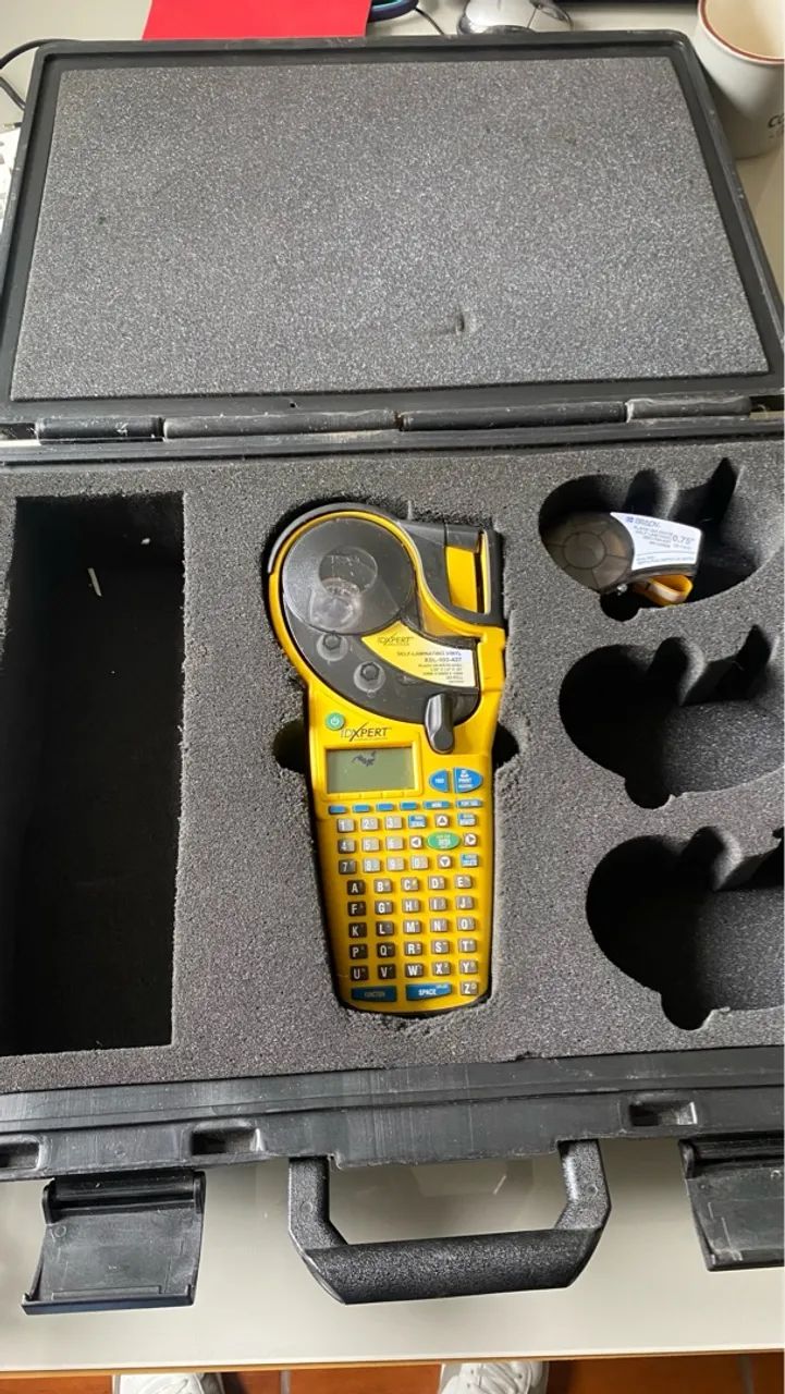 Etiquetadora Brady IDXPERT para cabos de rede 