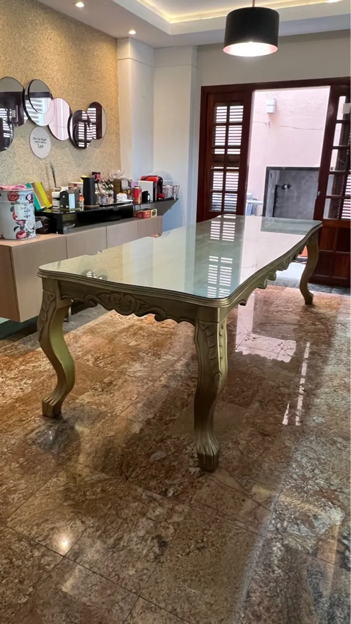 Mesa de Jantar de Madeira Estilo Luís XV com Tampo de Vidro 2,70m x 1,00m