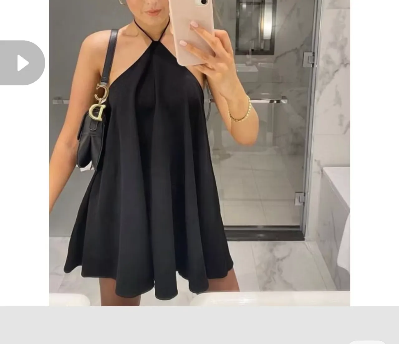 Vestido Preto com Gola Halter