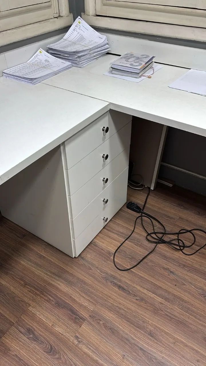 BANCADA DE ESCRITÓRIO COM 15 GAVETAS - Foto 2
