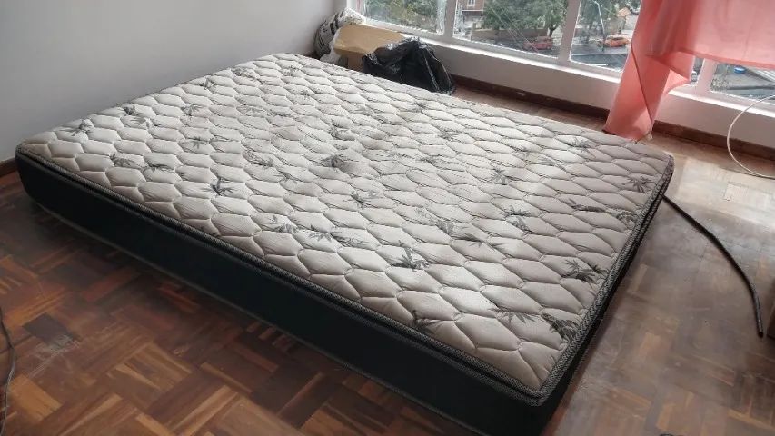 Colchão Casal com Camada Pillow Top - Conforto premium 
