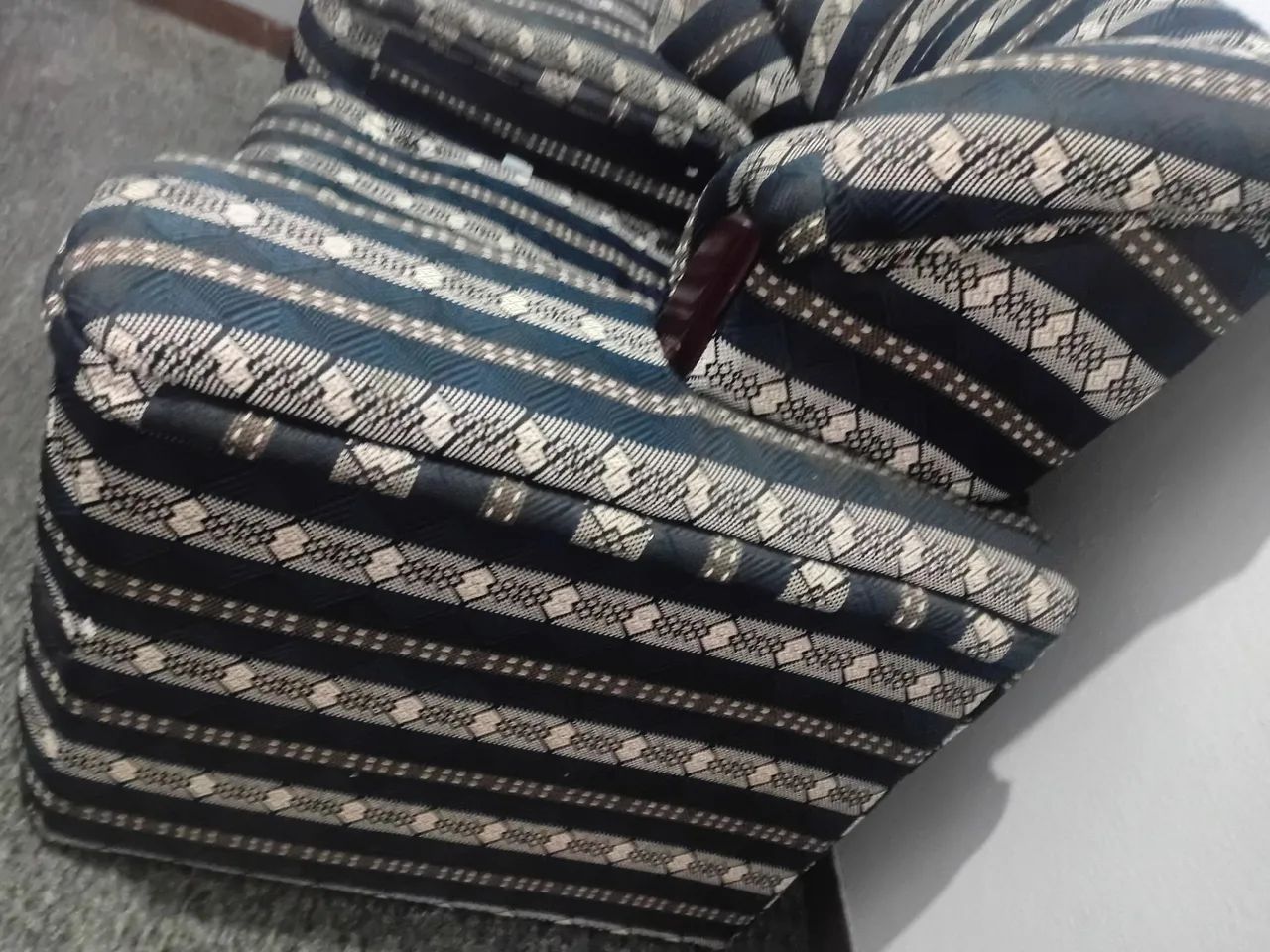 Vendo sofá de hum lugar R$ 70,00(SAIR HOJE) - Foto 4