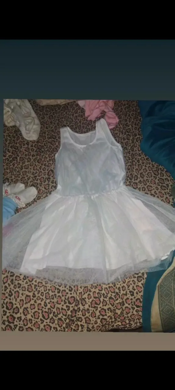 Vestido Infantil Branco com Saia de Tule