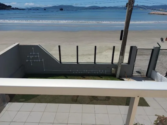 CASA FRENTE MAR EM ITAPEMA