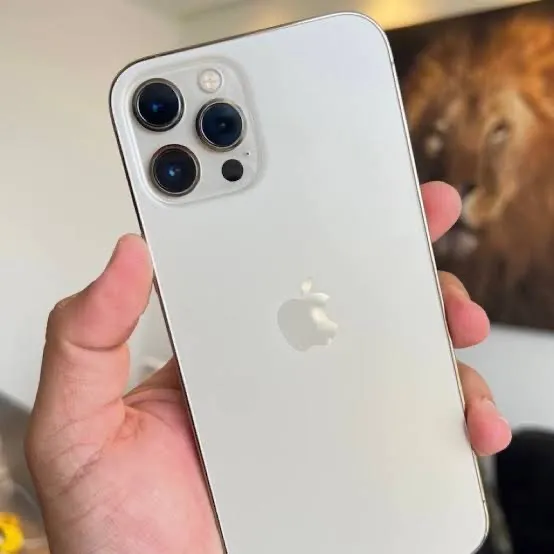 iPhone 12 Pro Max em excelente estado
