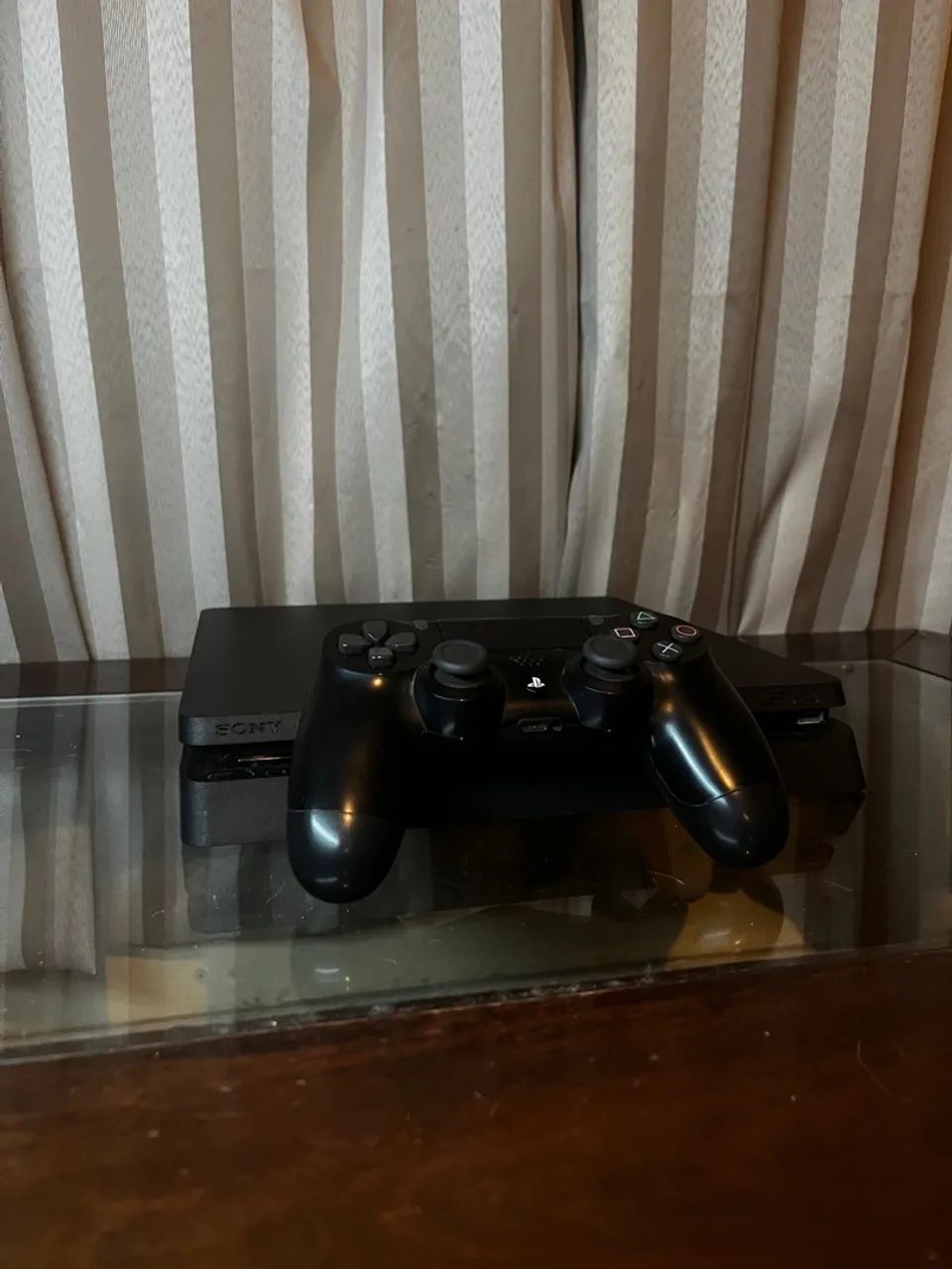 Playstation 4 Slim + Controle