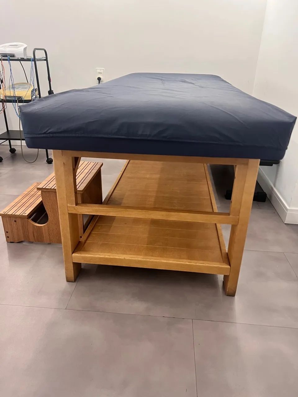 Maca / Cama de Atendimento para consultório médico, fisioterapia ou SPA - Foto 3