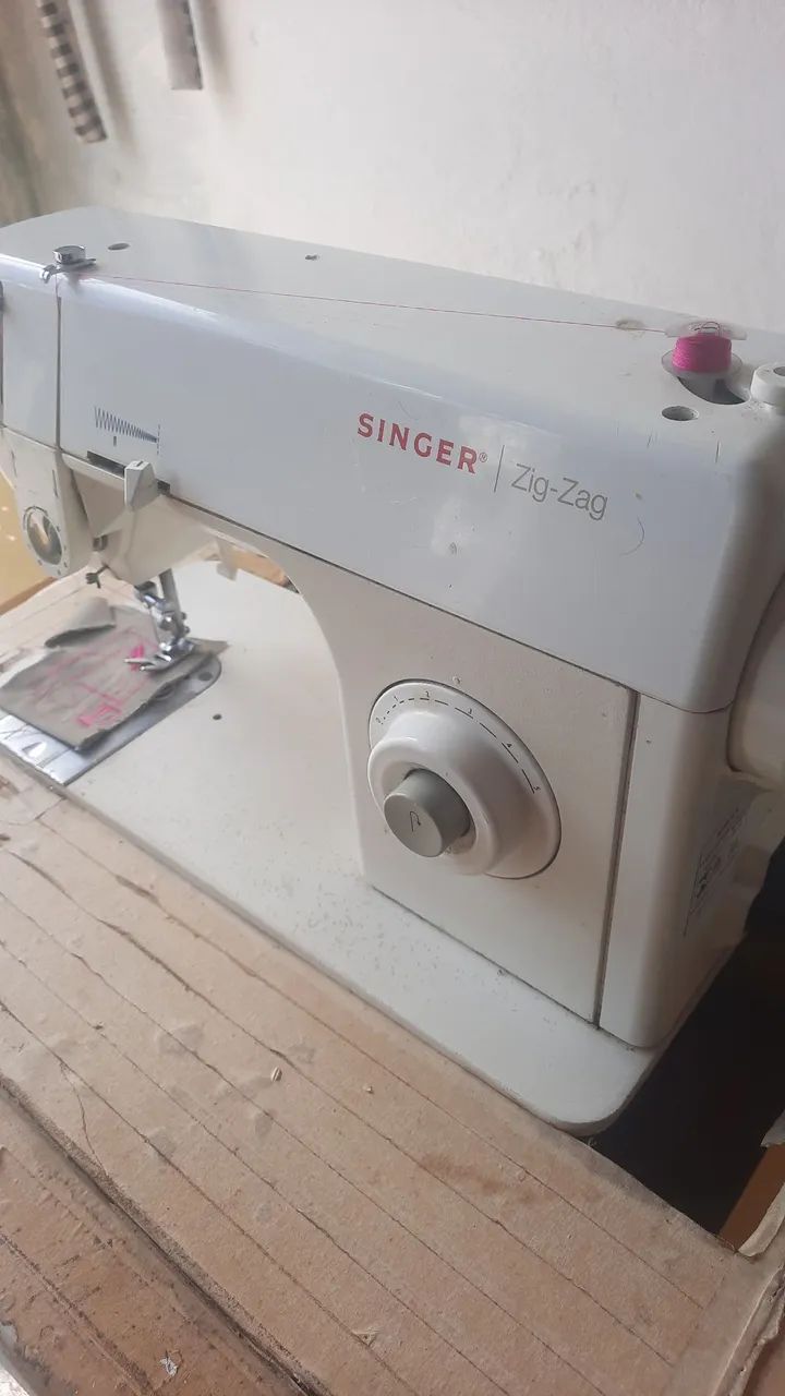 Máquina de Costura Singer zigzag - Foto 4