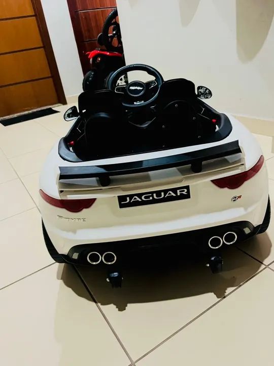 Carrinho Elétrico Infantil Jaguar F-Type - Branco - Foto 4