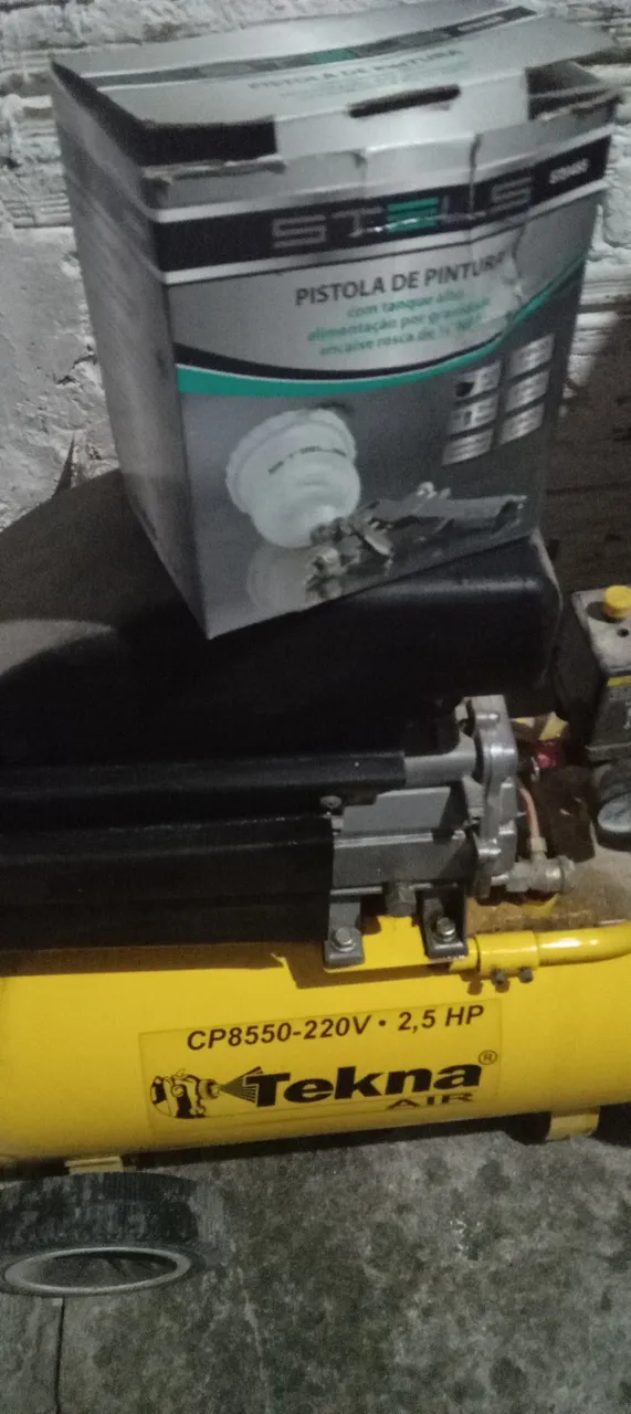 Compreensor de ar 2,5 HP marca TEKNA..1.pistola de pintura e 20mt de mangueira com engate