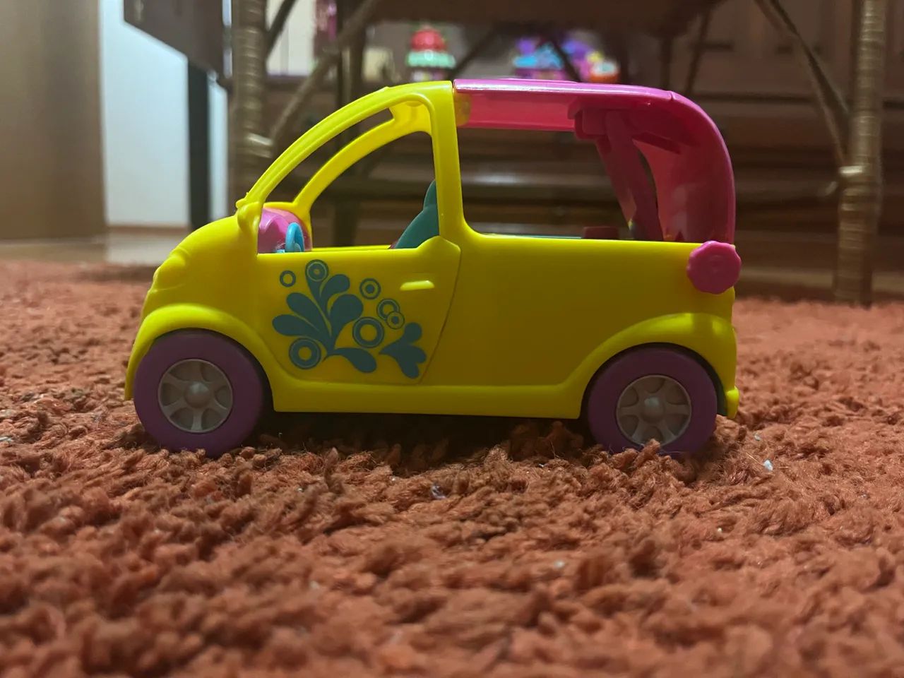 Carro com piscina da polly pocket 