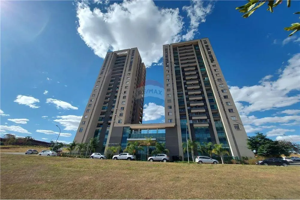 Apartamento com 3 quartos no Alphaville armários planejados e linda vista livre