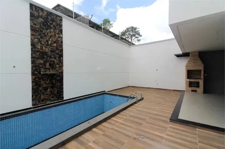 Condomínio Fechado novo, com 4 Suítes, 5 Vagas, Piscina e Espaço Gourmet, no Jardim Flores