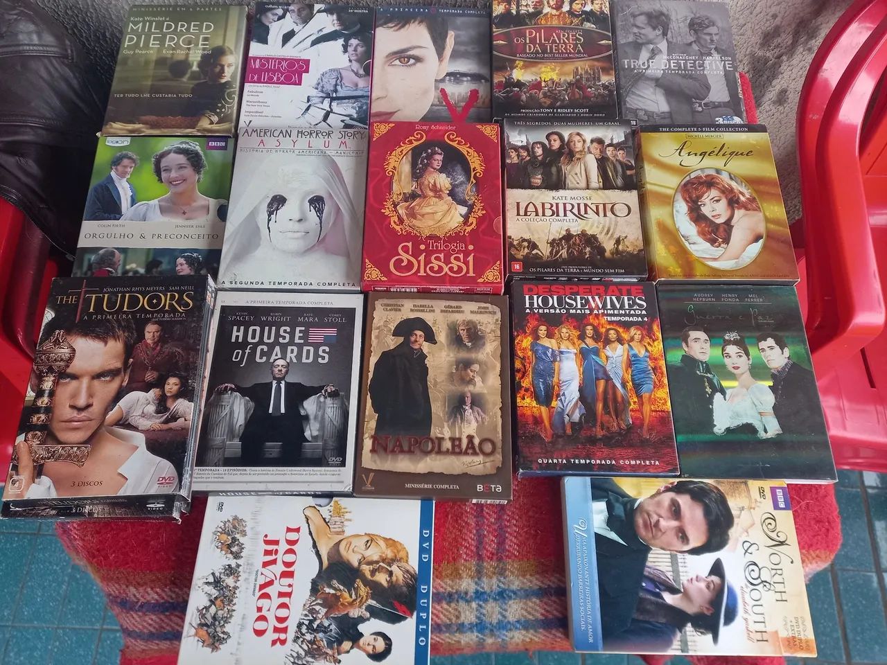 Lote com 60 box de séries (253 discos) - Foto 2