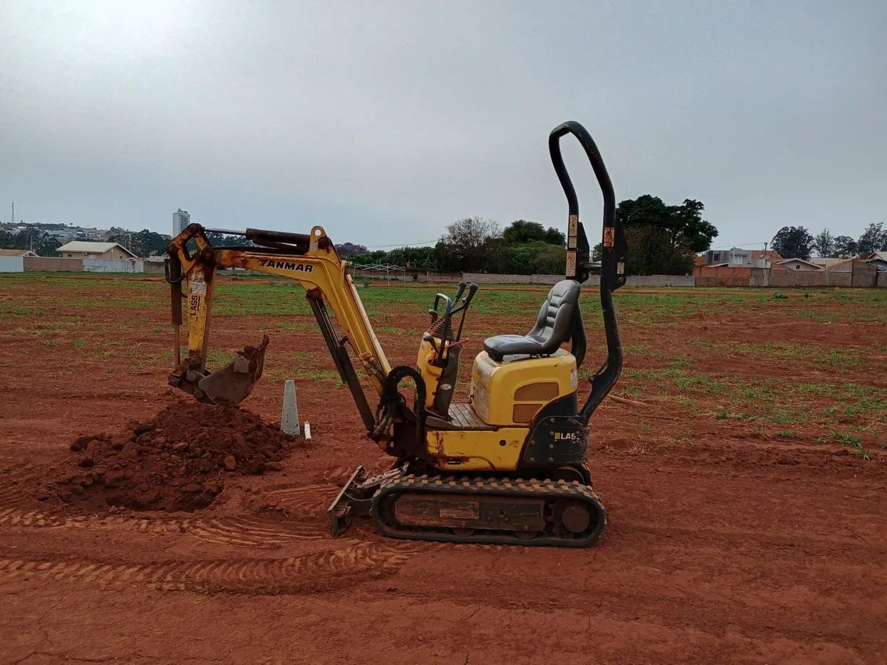 MINI ESCAVADEIRA SV08 ANO 2017 - Foto 5