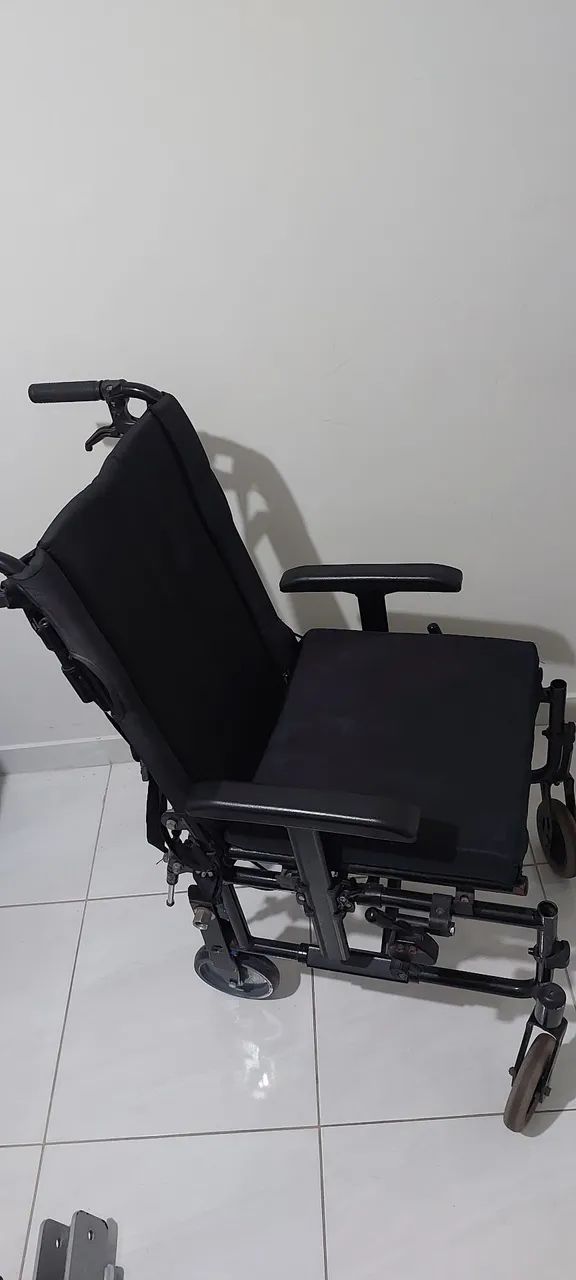 CAMA HOSPITALAR. CADEIRA RODAS , CADEIRA BANHO - Foto 2