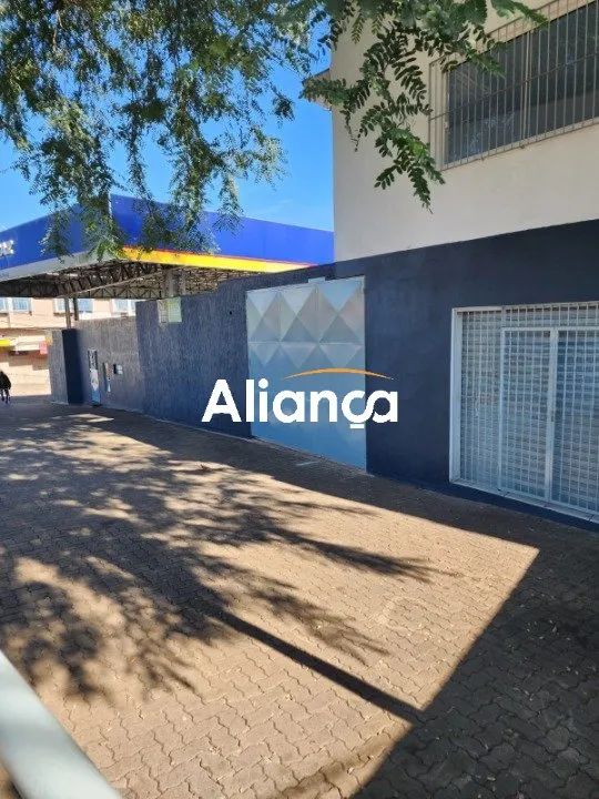 Ponto Comercial/ Galpão/ Depósito com Loja e Área Administrativa para Aluguel na Av. Satur