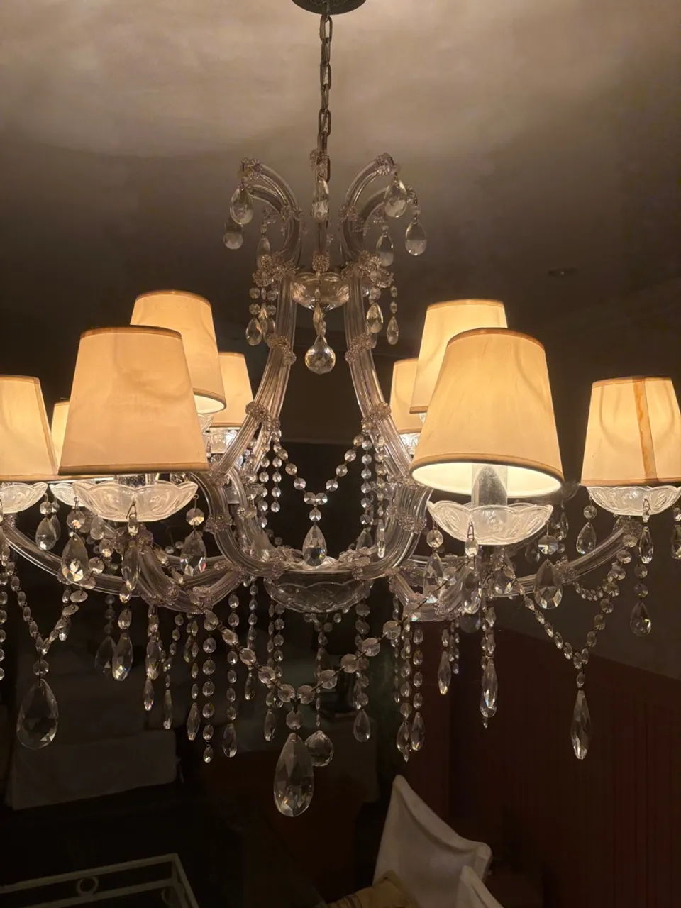 Lustre Clássico de Cristal com Cúpulas