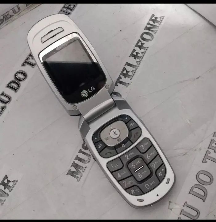 LG MG220 celular antigo RELIQUIA Flip pequeno RELIQUIA  - Foto 3