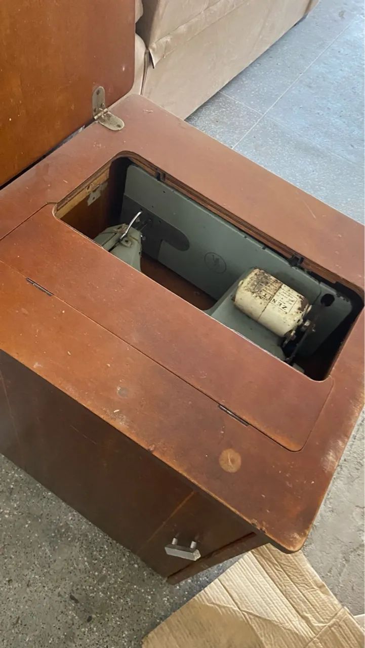 Máquina de Costura Vigorelli Pedal e Motor - Foto 3