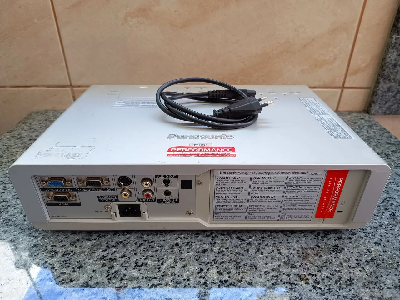 Vendo Projetor Panasonic PT-LB78, 3000 lúmens, funcionando com apenas 1600 horas de uso. - Foto 4