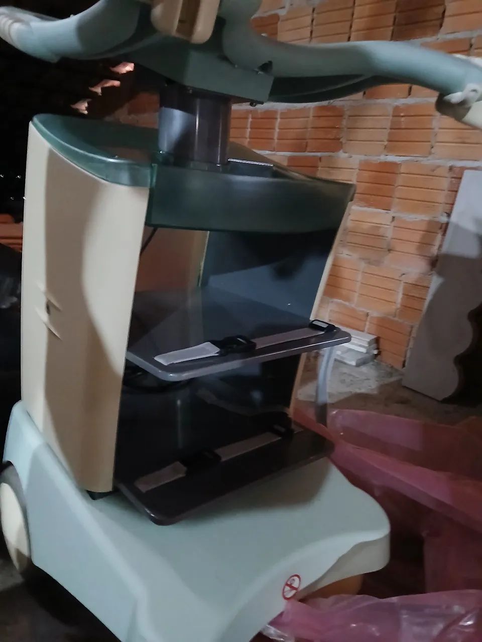 Aparelho para estética e fisioterapia