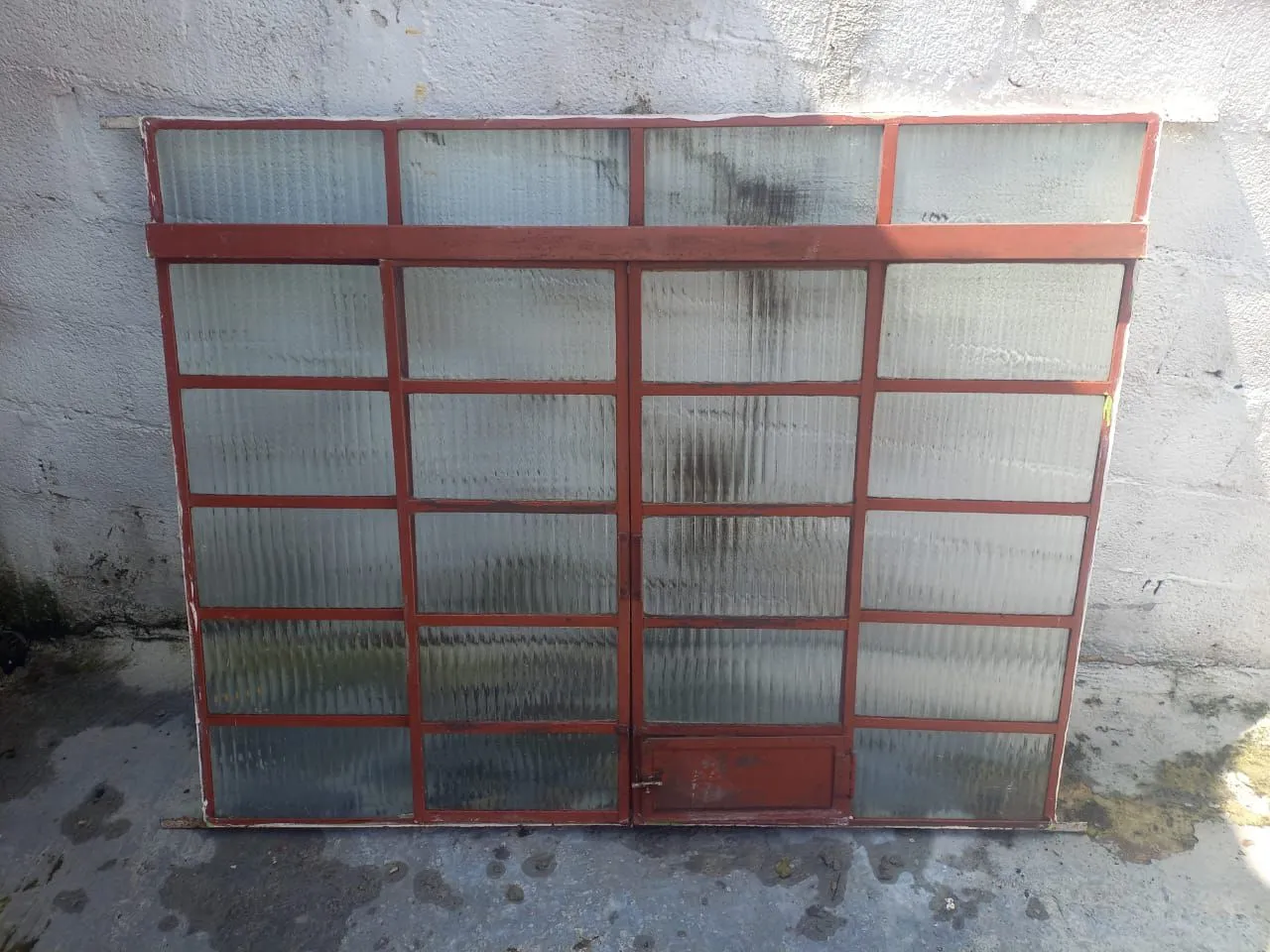 Porta/Janela de Vidro com estrutura metálica