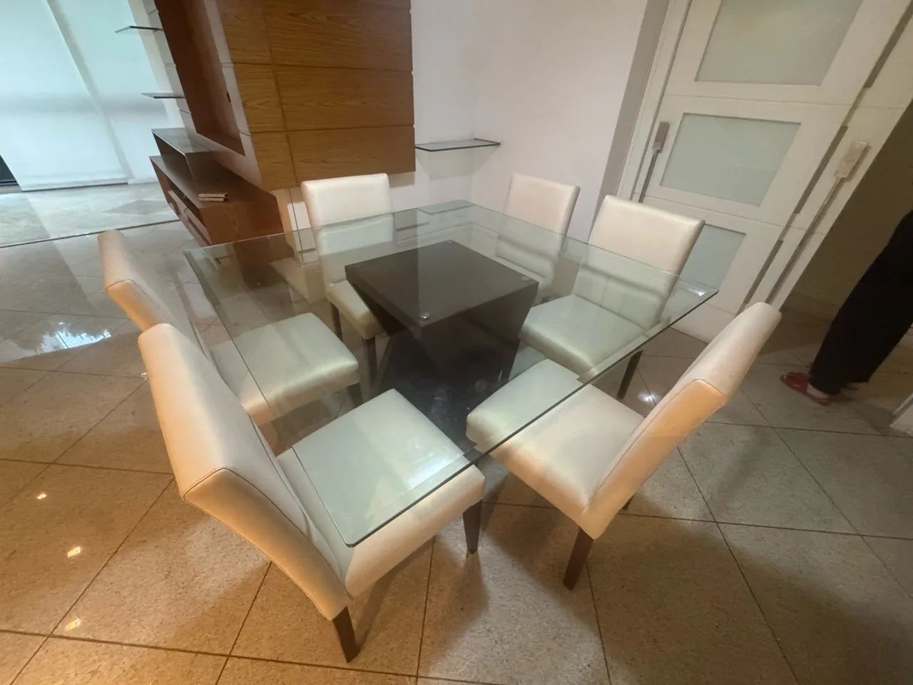 Mesa de Jantar com cadeiras - 6 lugares  - Foto 2