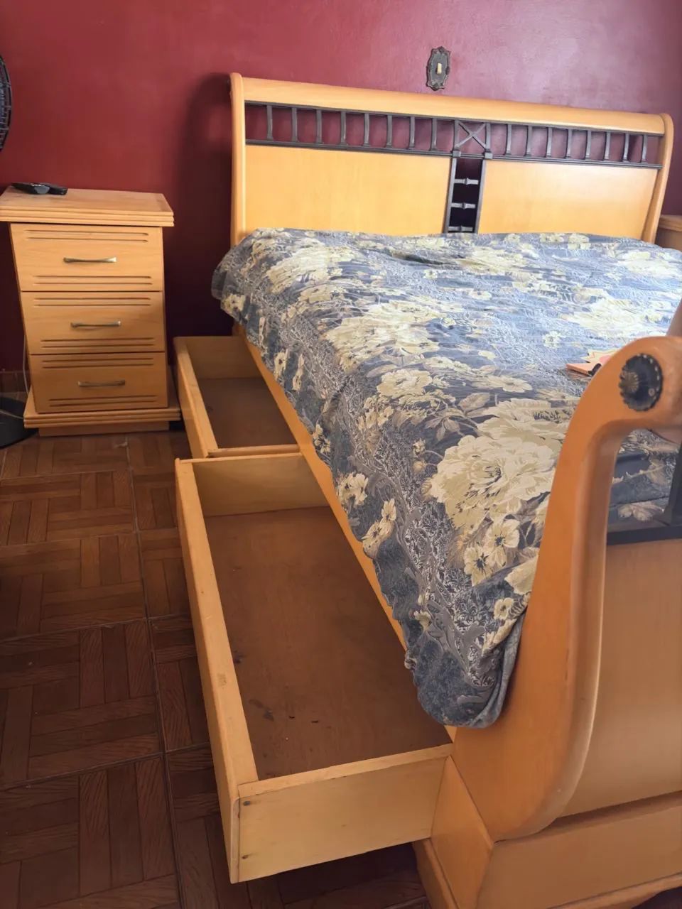 Cama Queen de madeira - Foto 5