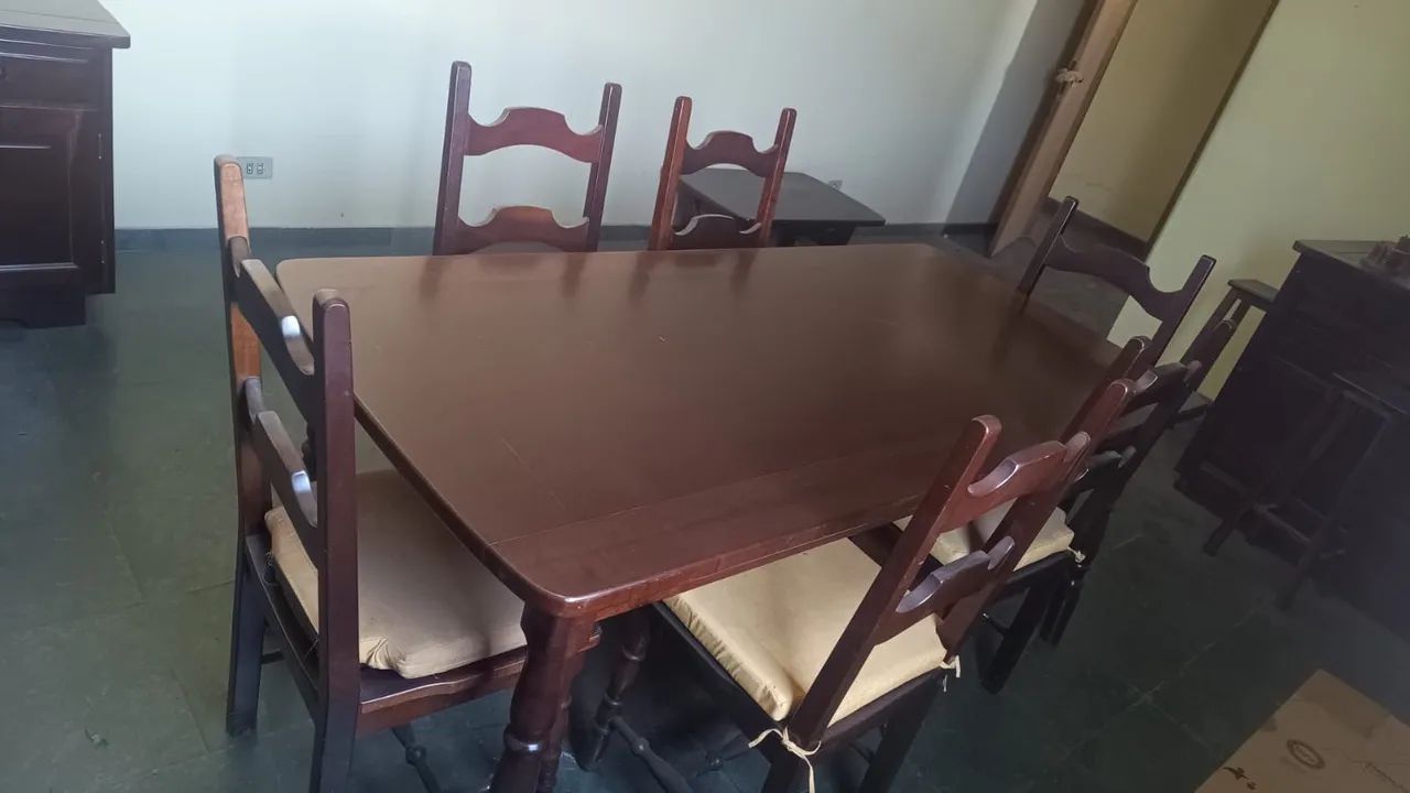Móveis de Madeira maciça IMBUIA mesa de jantar com 6cadeiras  - Foto 2