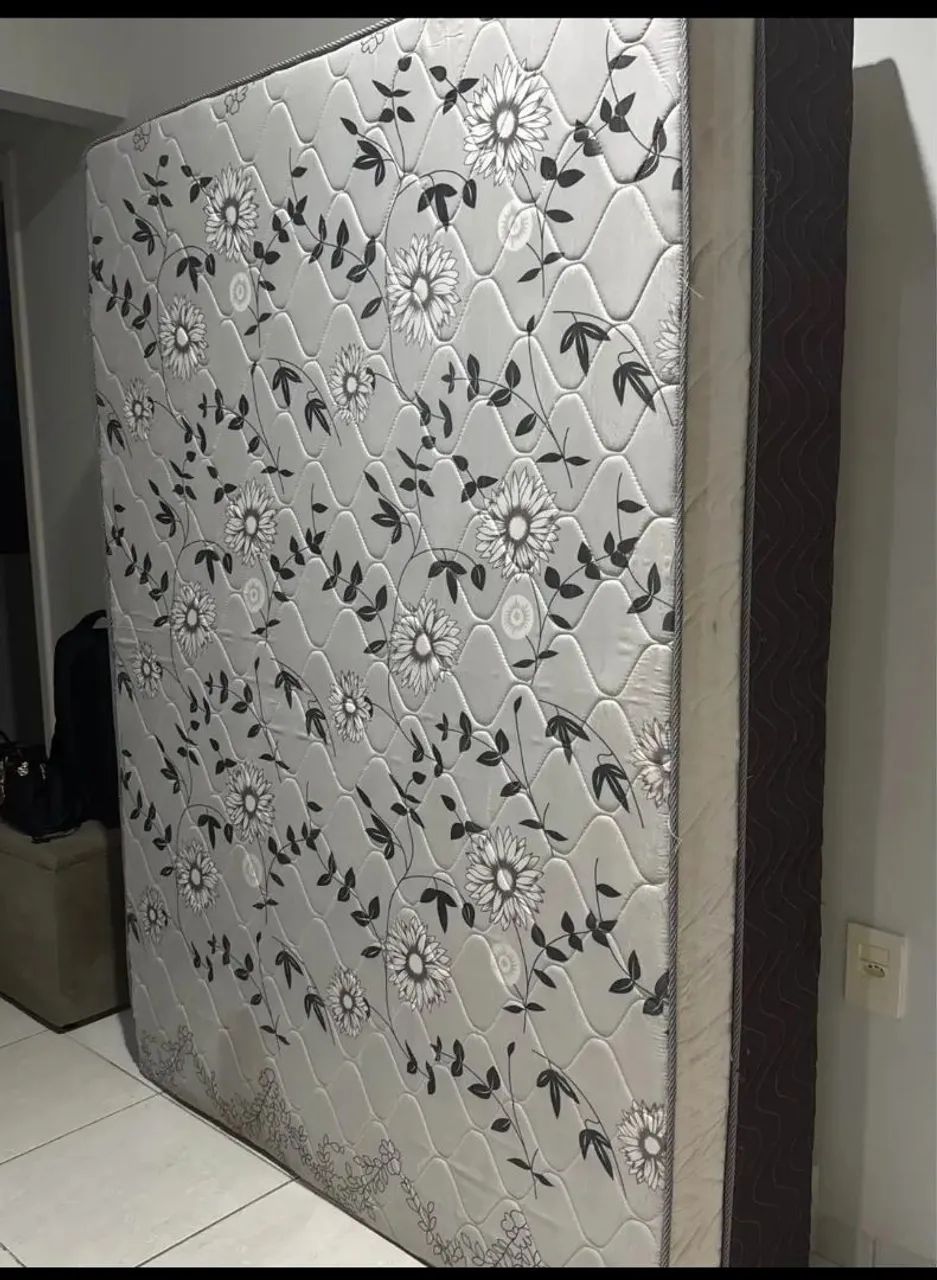 Cama base e colchão box casal - R$ 600 - Foto 2