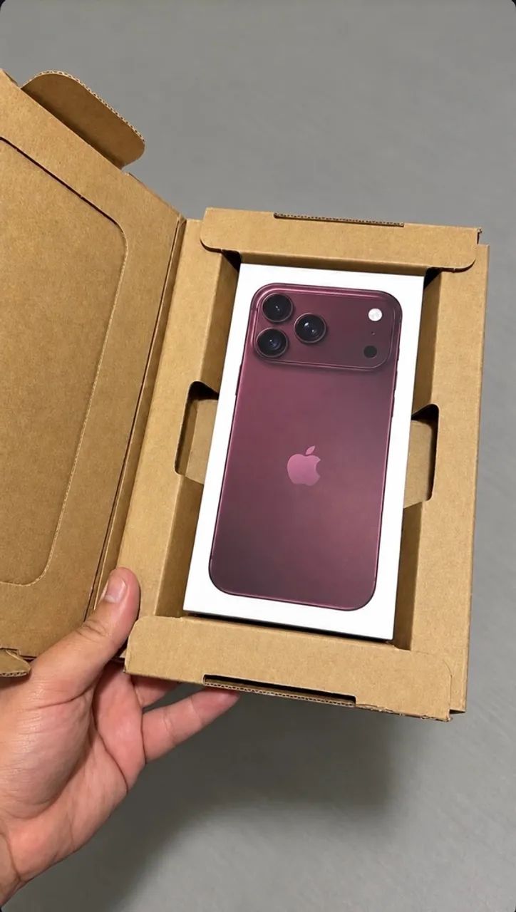 iPhone 18 Pro Max Bordô