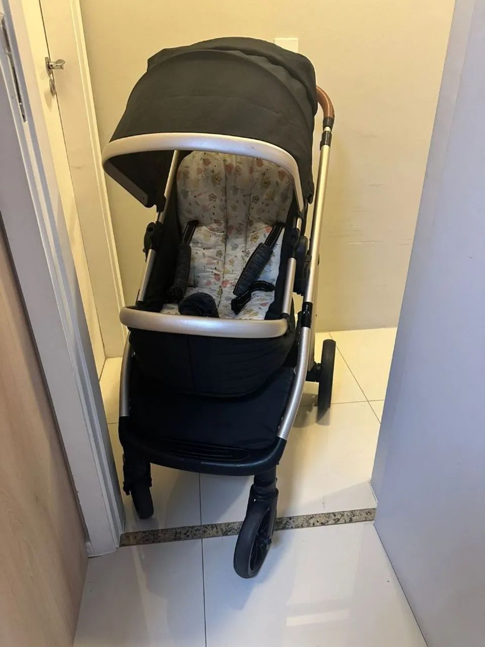 Carrinho de bebê importado  - Foto 3