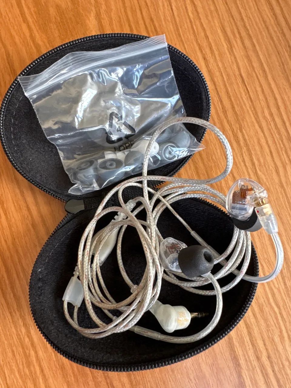 Shure SE425 Monitor In-Ear - Semi Novo + Procedência EUA