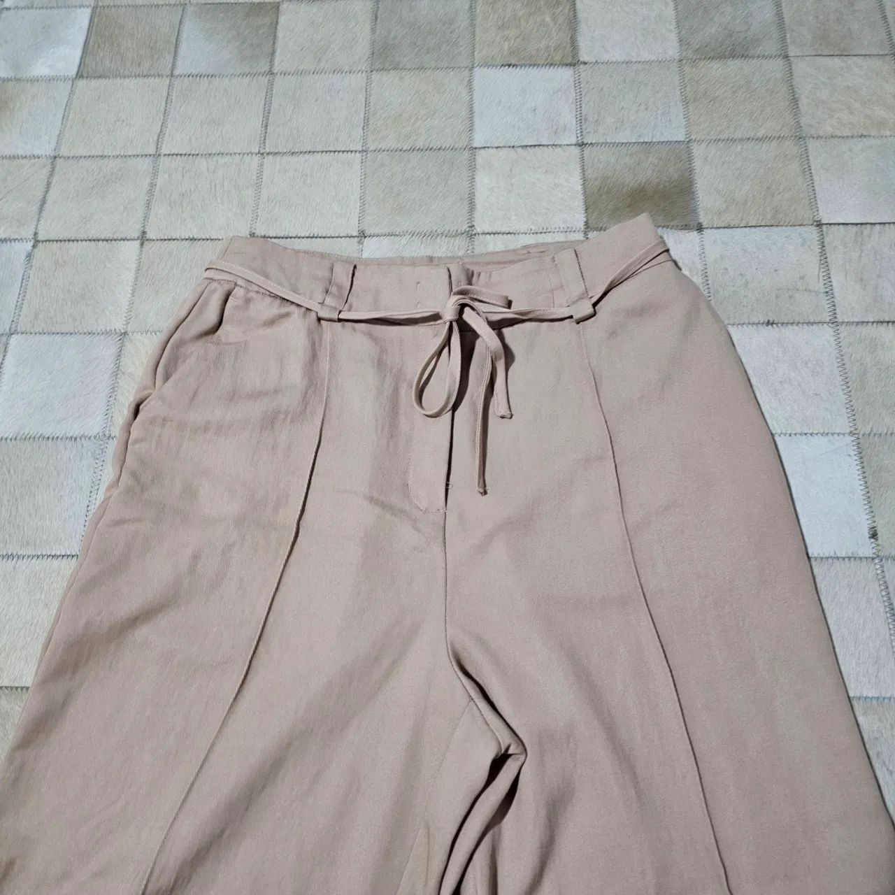 Calça tecido shoulder bege - Foto 2