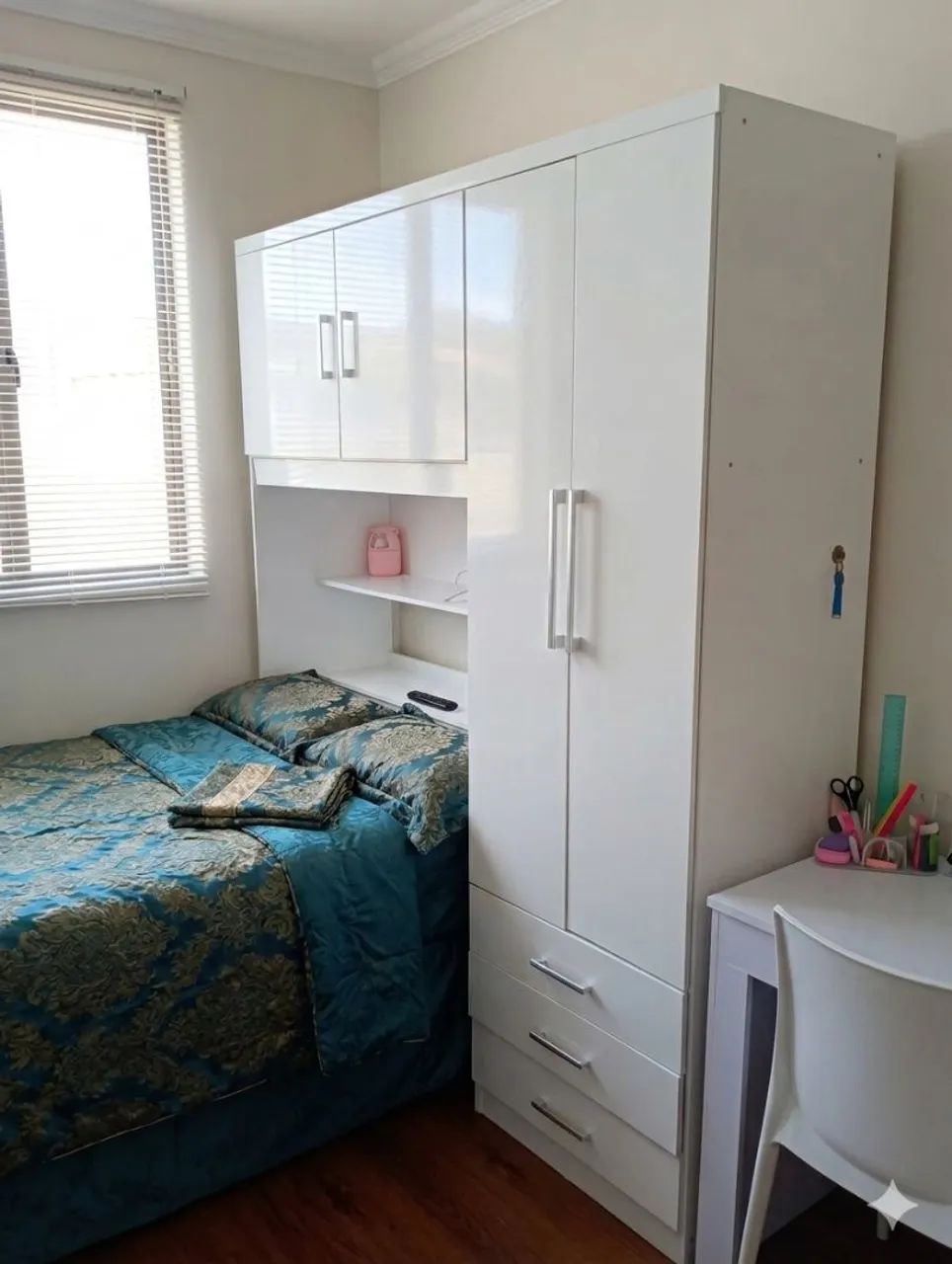 Guarda roupa de solteiro com cabeceira branco