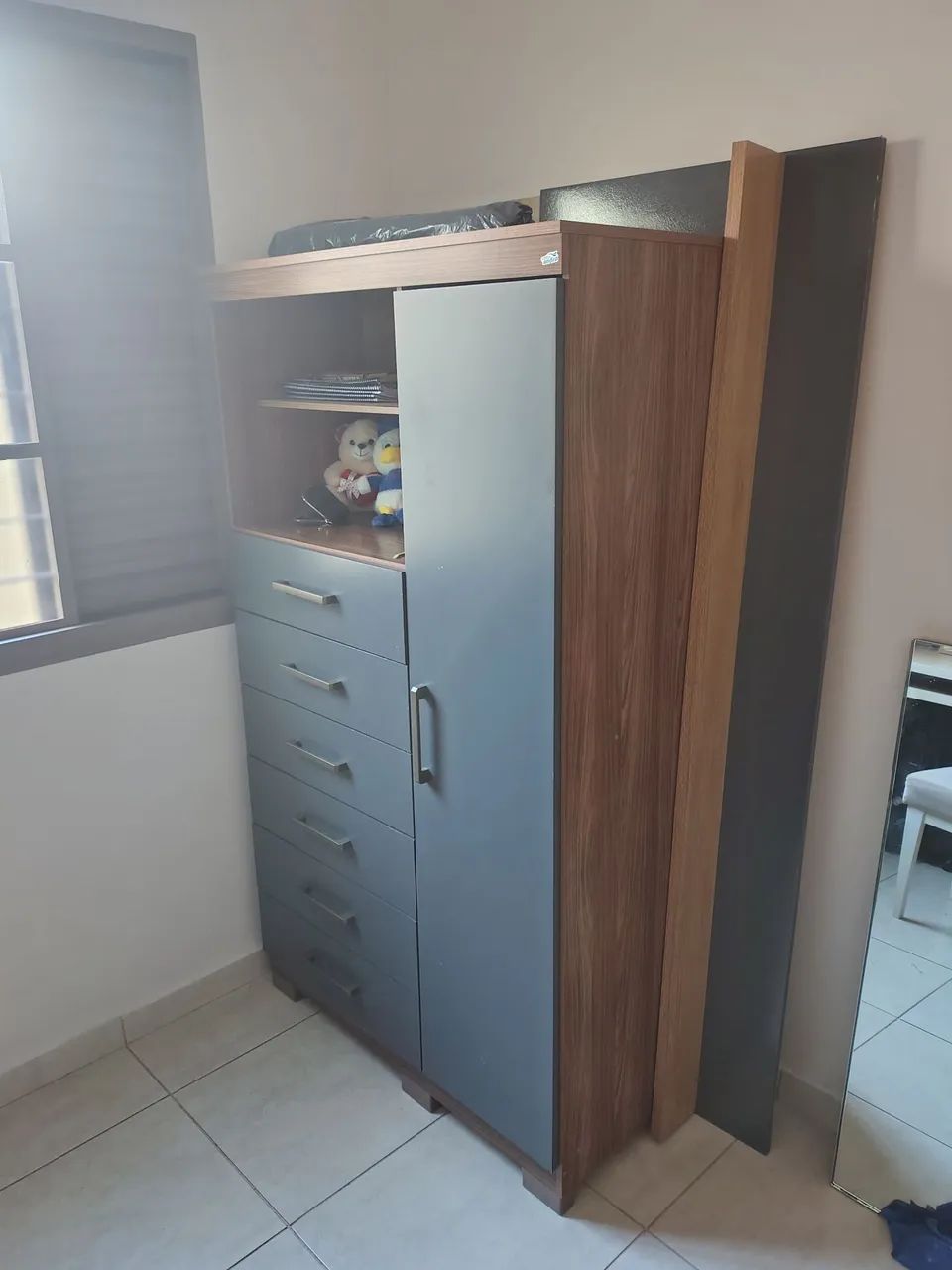 Cômoda guarda roupa 