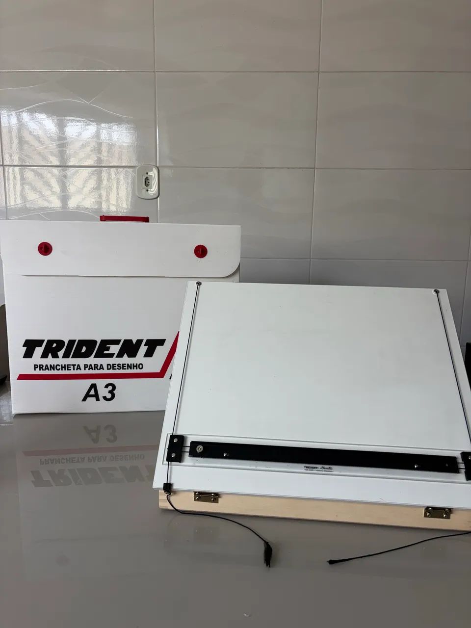 Prancheta portátil TRIDENT tamanho A3 (com maleta para transporte)