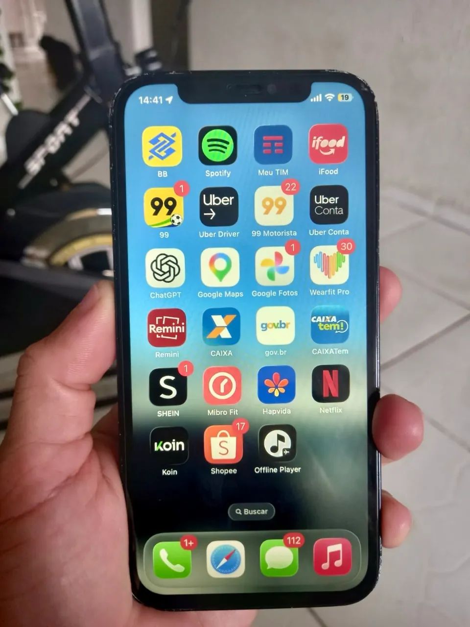 Vendo ou troco IPhone 12 64GB na caixa  - Foto 4
